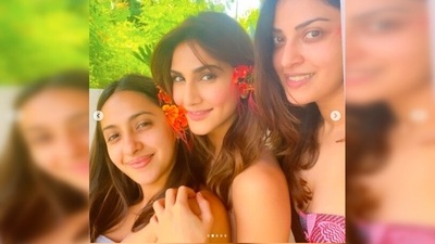 This still of Vaani Kapoor with her buddies speak volumes about the beautiful bond they share. (Instagram/@_vaanikapoor_) This still of Vaani Kapoor with her buddies speak volumes about the beautiful bond they share. (Instagram/@_vaanikapoor_)