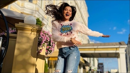 Gauahar Khan opts for a full-body workout on birthday with a skipping rope session at 6am(Instagram/gauaharkhan)