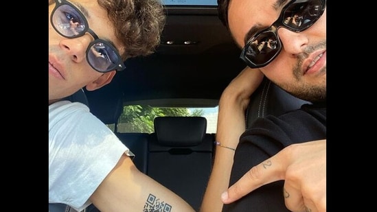 The image shows the man with the QR code tattoo.( Instagram/@gabrielepellerone)