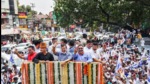 Dehradun: Delhi Chief Minister Arvind Kejriwal with Aam Aadmi Party’s chief ministerial candidate for Uttarakhand elections, retired Col. Ajay Kothiyal during ‘Devbhoomi Sankalp Yatra’, in Dehradun, on Aug 17, 2021. (PTI)