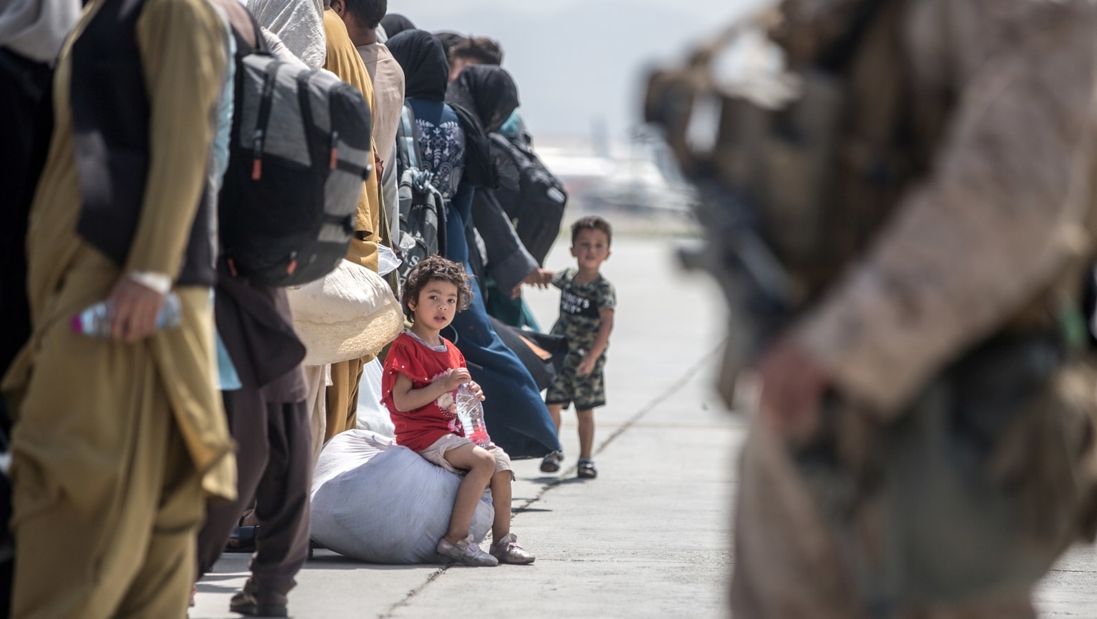 Afghanistan's neighbours must keep borders open for refugees: UNHCR