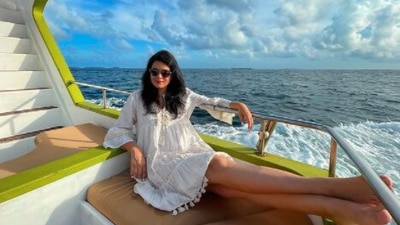 Aditya Narayan shared a photo of his gorgeous wife Shweta Agarwal in an easy-breezy white dress and captioned it, "Hey beautiful". (Instagram/@adityanarayanofficial)