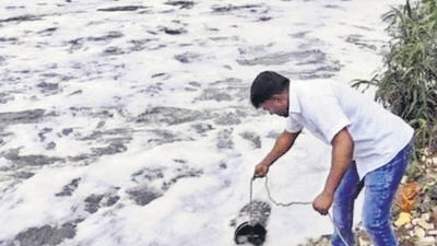 While the Vrishabhavathi river, which resembles a drain due to an unchecked inflow of sewage water and industrial pollutants, the new programme is meant to salvage the drain inlets by treating them and pumping around 300 mld to nearby regions outside Bengaluru. (HT Photo) While the Vrishabhavathi river, which resembles a drain due to an unchecked inflow of sewage water and industrial pollutants, the new programme is meant to salvage the drain inlets by treating them and pumping around 300 mld to nearby regions outside Bengaluru. (HT Photo)