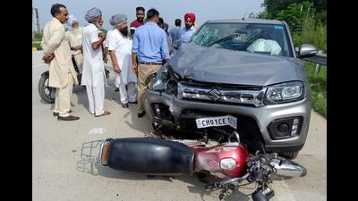 The mangled remains of the bike near Samrala on Tuesday. (HT Photo)