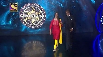 Amitabh Bachchan with Himani Bundela. Amitabh Bachchan with Himani Bundela.