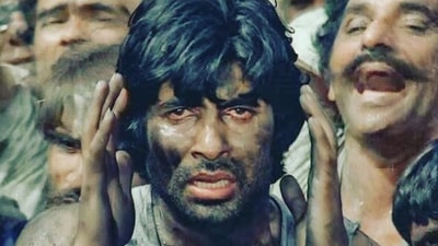 Amitabh Bachchan in Kaala Patthar.