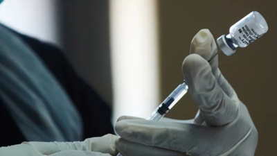 File photo: A health worker prepares a dose of the Covid-19 vaccine. (Bloomberg) File photo: A health worker prepares a dose of the Covid-19 vaccine. (Bloomberg)