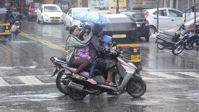 As per IMD the weather in Pune city will continue to remain cloudy with just very light to light rainfall in the city. (Ravindra Joshi/HT PHOTO)