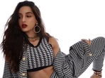 Nora Fatehi glams up her co-ord check crop top and pants set with bold red lips, see pics Nora Fatehi glams up her co-ord check crop top and pants set with bold red lips, see pics