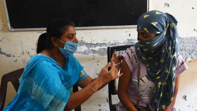 As many as 19,584 vaccine shots were given on Wednesday. This includes 12,269 vaccinations at government health centres. (Vipin Kumar/HT PHOTO) As many as 19,584 vaccine shots were given on Wednesday. This includes 12,269 vaccinations at government health centres. (Vipin Kumar/HT PHOTO)