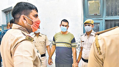 The suspects, Rao Rai Singh and his wife Bimlesh Yadav, were produced in a Gurugram court on Wednesday. (Vipin Kumar/HT PHOTO) The suspects, Rao Rai Singh and his wife Bimlesh Yadav, were produced in a Gurugram court on Wednesday. (Vipin Kumar/HT PHOTO)