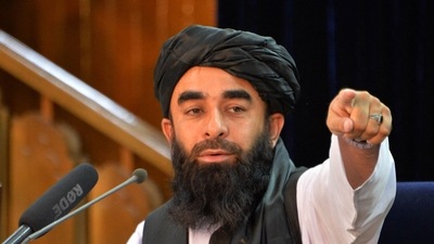 Taliban spokesperson Zabihullah Mujahid gestures during a press conference in Kabul on August 24, 2021. (AFP)