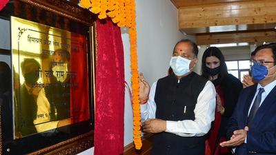 Himachal chief minister Jai Ram Thakur inaugurates the 'Kalptaru' building at Himachal Pradesh Institute of Public Administration in Mashobra, Shimla on Wednesday. (HT PHOTO)
