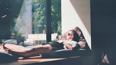 Feeling leisure is wasteful and unproductive increases stress, depression: Study (Unsplash) Feeling leisure is wasteful and unproductive increases stress, depression: Study (Unsplash)