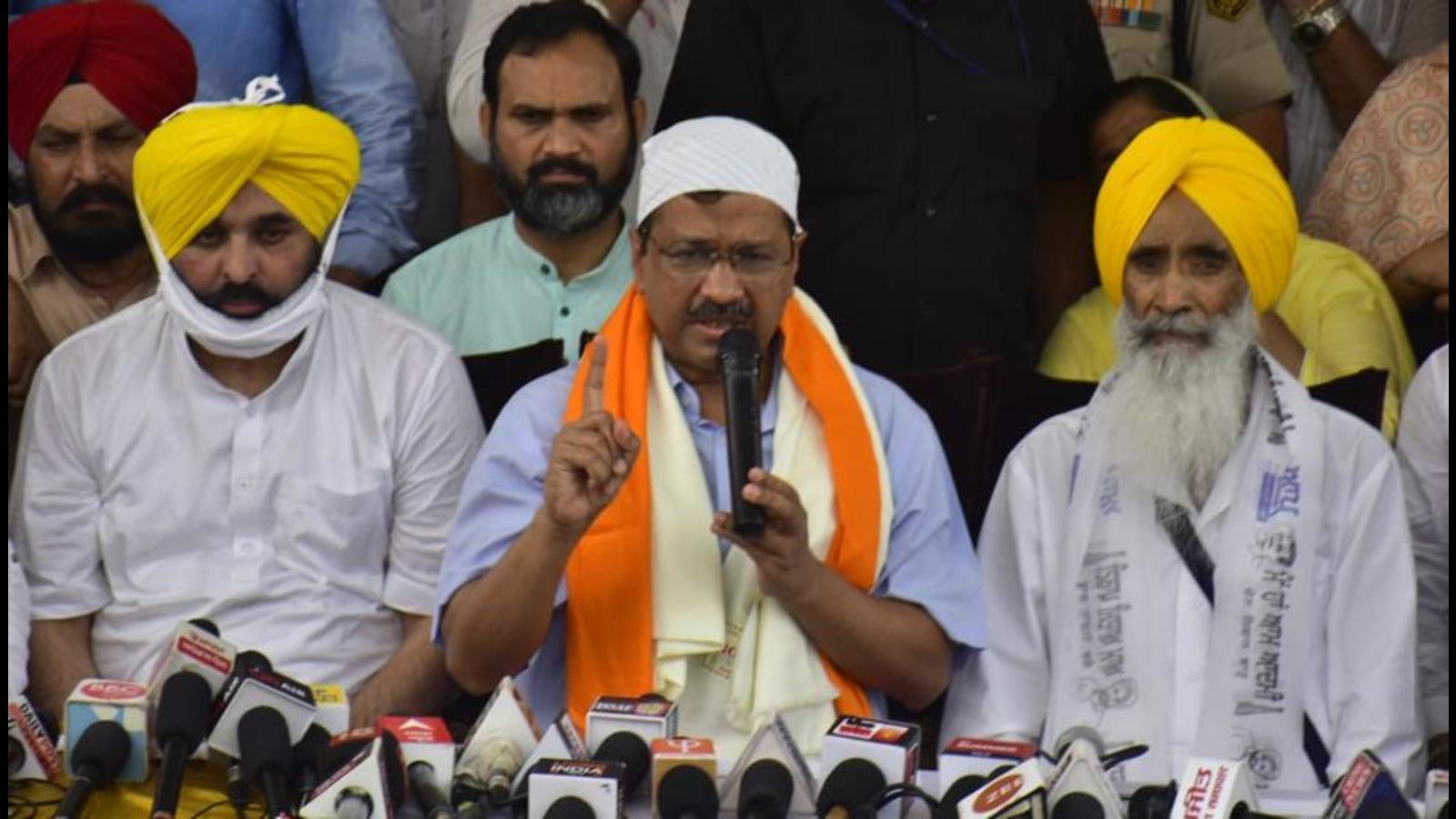 Ex-Akali minister Sekhwan joins AAP in Kejriwal's presence - Hindustan Times