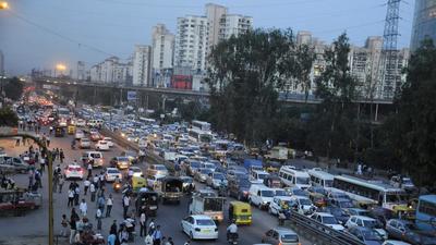 Heavy traffic at Iffco Chowk. (HT Archive) Heavy traffic at Iffco Chowk. (HT Archive)