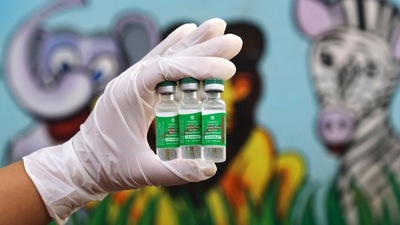 Two doses of Covishield are administered at a gap of 12 to 16 weeks at present in India. (Bloomberg) Two doses of Covishield are administered at a gap of 12 to 16 weeks at present in India. (Bloomberg)