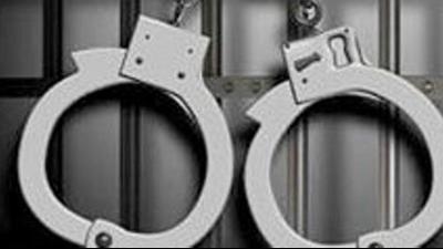 While scanning the documents, the court found that the bail bonds were fake and ordered the police to lodge an FIR. (HT FILE) While scanning the documents, the court found that the bail bonds were fake and ordered the police to lodge an FIR. (HT FILE)
