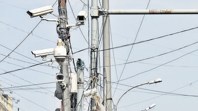 Chief minister Arvind Kejriwal quoted a news report that said Delhi has 1,826 CCTV cameras per square mile, which is more than New York, London and Shanghai. (Virendra Singh Gosain/HT PHOTO)