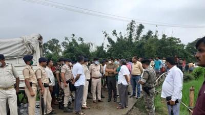 Police officers gathered at the spot. (Jai Prakash/HT Photo)