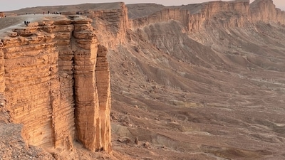 Drive to the 'Edge of the World': Jebel Fihrayn, known to the west as 'Edge of the World' is located not so far from Riyadh. The rocks were formed by the movement of the tectonic plates. (Unsplash)