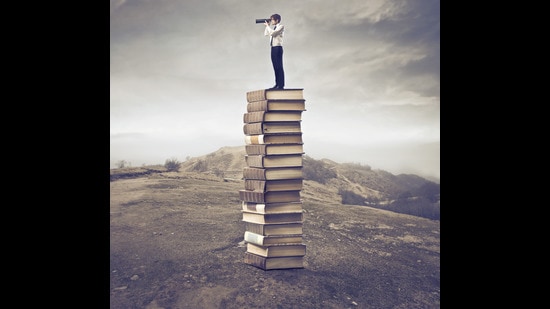 So much to read; so little time. (Shutterstock)