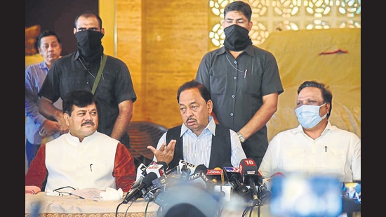 Union minister Narayan Rane addresses a press conference at his Juhu residence, on Wednesday. (Vijay Bate/HT PHOTO)