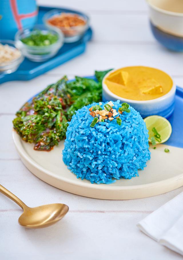 Butterfly pea powder: Paint your plate blue | Latest News Delhi