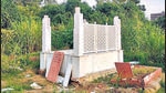 Attempts to build a ‘shrine’ for don-turned-MP Shahabuddin at Delhi graveyard Attempts to build a ‘shrine’ for don-turned-MP Shahabuddin at Delhi graveyard