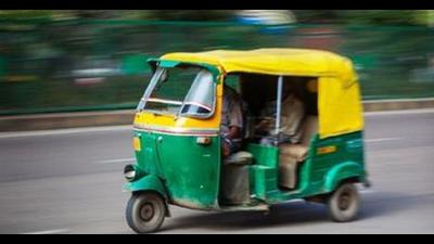 Auto driver goes berserk, attacks 3 with axe in Patiala