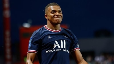 FILE PHOTO: Soccer Football - Ligue 1 - Brest v Paris St Germain - Stade Francis-Le Ble, Brest, France - August 20, 2021. Paris St Germain's Kylian Mbappe celebrates after scoring REUTERS/Stephane Mahe (REUTERS)