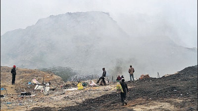 The present landfill at Okhla, with a height of over 60 metres, has grown far beyond its permissible limit of 20-30 metres and is not in a position to handle any more waste. (Sanjeev Verma/HT) The present landfill at Okhla, with a height of over 60 metres, has grown far beyond its permissible limit of 20-30 metres and is not in a position to handle any more waste. (Sanjeev Verma/HT)