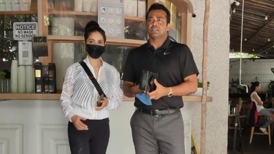 Rumoured couple Kim Sharma and Leander Paes stepped out for a cup of coffee. (Varinder Chawla) Rumoured couple Kim Sharma and Leander Paes stepped out for a cup of coffee. (Varinder Chawla)