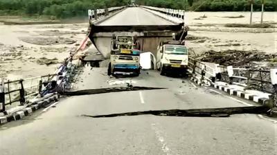 Rani Pokhri bridge on Dehradun Rishikesh highway which collapsed due to heavy rains. (HT photo) Rani Pokhri bridge on Dehradun Rishikesh highway which collapsed due to heavy rains. (HT photo)