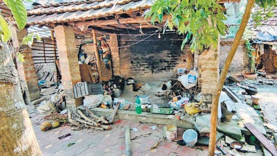 In South 24 Parganas district, the officers met some families in the Usthi area that witnessed violence after Trinamool Congress (TMC) swept the polls. (Image used for representation). (ANI PHOTO.) In South 24 Parganas district, the officers met some families in the Usthi area that witnessed violence after Trinamool Congress (TMC) swept the polls. (Image used for representation). (ANI PHOTO.)