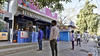 The average daily milk procurement of the Bihar State Milk Co-operative Federation Ltd (COMFED), the largest milk federation in eastern India, is down 18% since the pre-Covid period of 2019-20 and 23% as compared to 2018-19. (HT PHOTO)