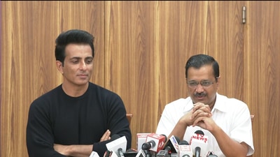 Delhi chief minister Arvind Kejriwal and actor Sonu Sood addressed a joint press conference at 10am on Friday, August 27, in New Delhi. (Screengrab from video) Delhi chief minister Arvind Kejriwal and actor Sonu Sood addressed a joint press conference at 10am on Friday, August 27, in New Delhi. (Screengrab from video)