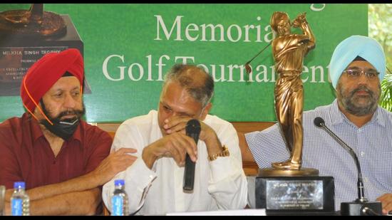 Jeev Milkha Singh breaks down during a press conference on the eve of Milkha Singh Memorial Golf Tournament at Chandigarh Golf Club on Friday. (Keshav Singh/HT)