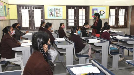 A class at a government school in Delhi’s Gandhi Nagar in February this year. (Arvind Yadav/HT PHOTO)