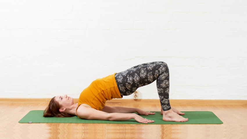 Setubhandhasana/Setu Bandha Sarvangasana or the Bridge pose(Twitter/FitnessMana)