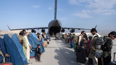 Defense officials initially said a second bombing had taken place outside the Baron Hotel, which is adjacent to the airfield and a key site in the effort to evacuate US and British citizens. (AFP Photo) Defense officials initially said a second bombing had taken place outside the Baron Hotel, which is adjacent to the airfield and a key site in the effort to evacuate US and British citizens. (AFP Photo)