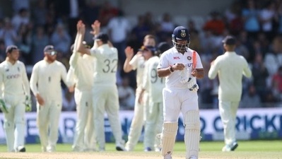 Cricket - Third Test - England v India - Headingley, Leeds, Britain - August 28, 2021 India's Rishabh Pant walks off after being caught by England's Craig Overton from the bowling of Ollie Robinson Action Images via Reuters/Carl Recine (Action Images via Reuters)