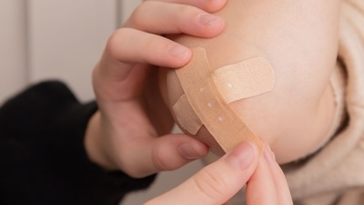 Slow healing of cuts and wounds: It can take longer for wounds to heal since blood circulation slows down. Due to the slow movement of blood, the body takes a long to deliver nutrients to the wounds. (Unsplash)