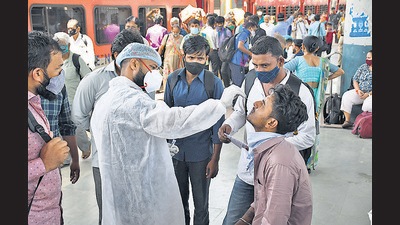 On Saturday, Mumbai reported 391 new cases as Mumbai conducted 37,335 tests. On Friday, Mumbai reported 362 cases as 35,870 tests were conducted; on Thursday, Mumbai reported 398 cases against 41,628 tests, and on Wednesday Mumbai reported 342 cases with 42,723 tests conducted. (Bhushan Koyande/ HT) On Saturday, Mumbai reported 391 new cases as Mumbai conducted 37,335 tests. On Friday, Mumbai reported 362 cases as 35,870 tests were conducted; on Thursday, Mumbai reported 398 cases against 41,628 tests, and on Wednesday Mumbai reported 342 cases with 42,723 tests conducted. (Bhushan Koyande/ HT)