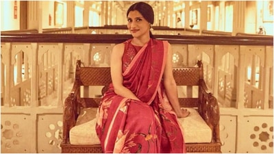 Konkana's stylists posted the pictures of the star on their Instagram account and created quite the stir online. She wore a rani pink saree for the film's promotional event. The six yards is from the shelves of the label Yam India. (Instagram/@who_wore_what_when)