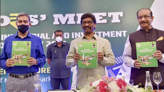 Jharkhand chief minister Hemant Soren launches Jharkhand Industry and Investment Promotion Policy 2021, in New Delhi on Saturday, August 28. (PTI)