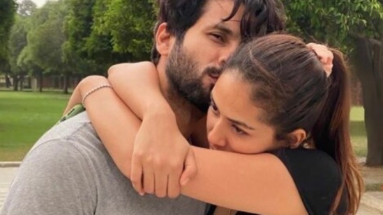 Shahid Kapoor and Mira Rajput pose together.