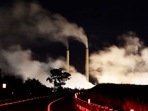 FILE PHOTO: Steam and other emissions rise from a coal-fired power station near Lithgow, 120 km (75 miles) west of Sydney, July 7, 2011. Australia is set to slap a carbon tax of A$23 a metric ton ($24.60) on its major emitters, newspapers said on Thursday, but it has halved the number of companies liable for the tax in a bid to overcome hostility to the policy. REUTERS/Daniel Munoz (AUSTRALIA - Tags: POLITICS ENVIRONMENT BUSINESS IMAGES OF THE DAY)(REUTERS)