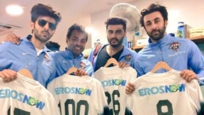 Ranbir Kapoor: If you are a fan of Ranbir Kapoor then you must be knowing about his obsession with football. The paparazzi often spot him playing with his buddies. The 'Yeh Jawaani Hai Deewani' has also been part of various Bollywood sports leagues. (Instagram/@ranbir8kapoor)