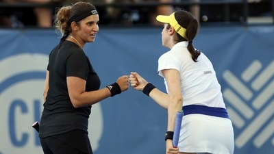 Sania Mirza (L) and Christina McHale of the United States during the Tennis in the Land doubles championship in Cleveland. (AP)